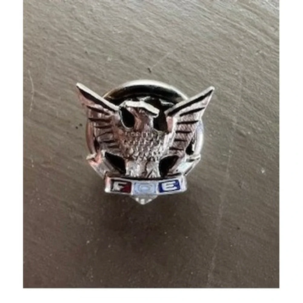Fraternal Order of‎ Eagles FOE Lapel Pin Silver Eagle Enamel Screwback Vintage